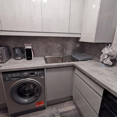 Palaz 2 - 2 Bedroom Flat Edmonton Exterior photo