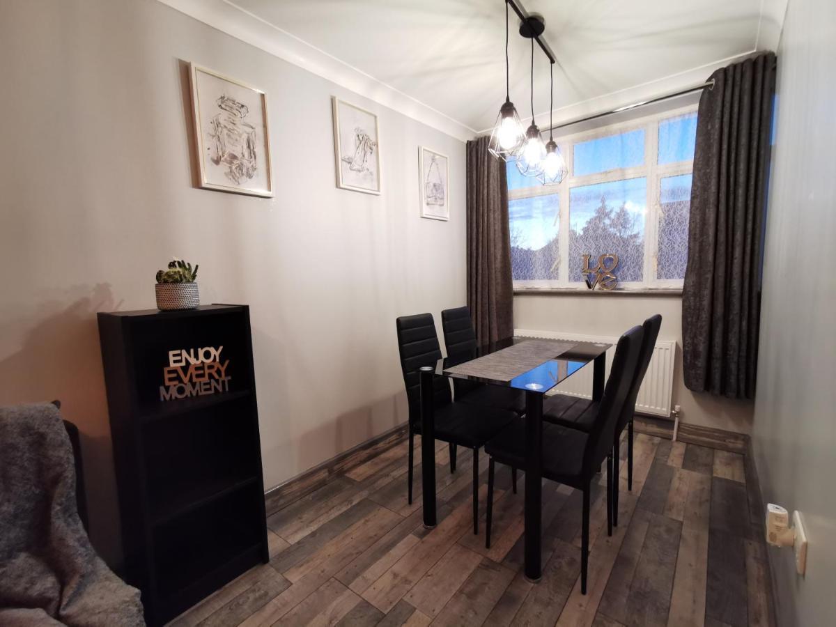 Palaz 2 - 2 Bedroom Flat Edmonton Exterior photo