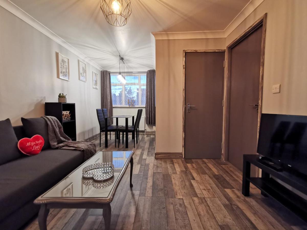 Palaz 2 - 2 Bedroom Flat Edmonton Exterior photo